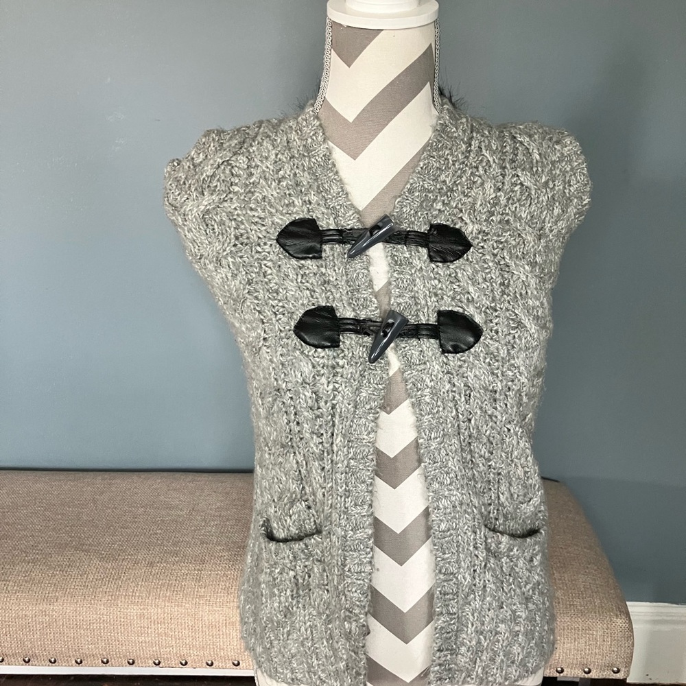 Y2K Aeropostale Gray Women's Sweater Vest with Toggle Closures